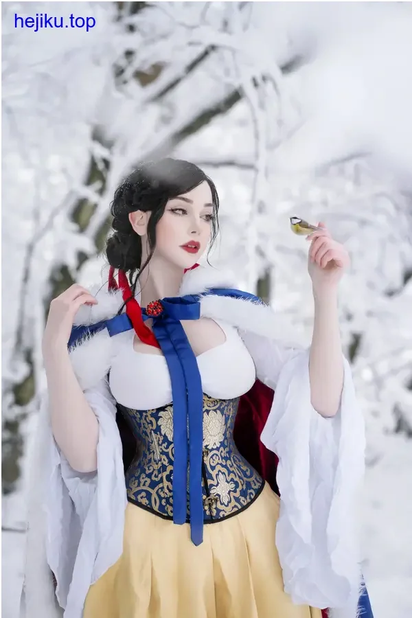 Sayathefox面部特写，眼影多层晕染睫毛一簇簇粘